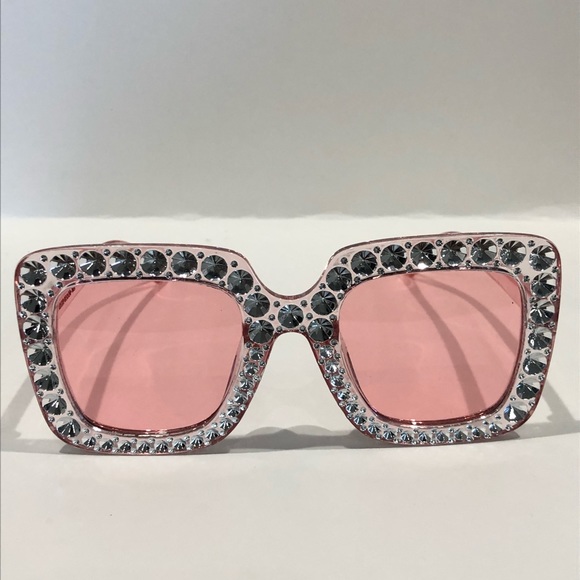 💕 last pair Women’s sunglasses. - Picture 3 of 8